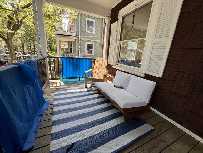 9 Kenwood St, Unit 1 in Brookline, MA - Building Photo - Building Photo