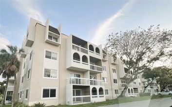 7705 Camino Real in Coral Gables, FL - Building Photo - Building Photo