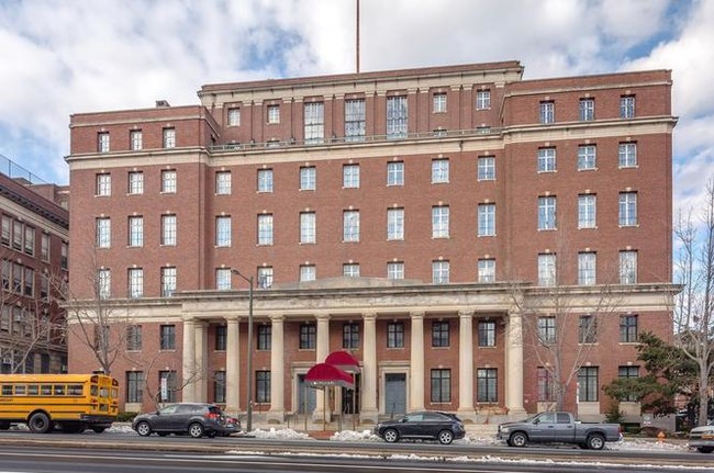 property at 1601 Spring Garden St