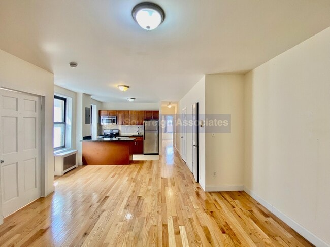 686 W 204th St in New York, NY - Building Photo - Building Photo