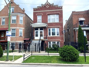 3015 S Tripp Ave in Chicago, IL - Building Photo - Building Photo