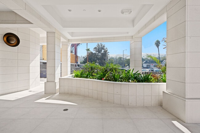 The Georgian Studio City in Studio City, CA - Building Photo - Building Photo