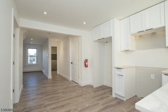 84 E Clifton Ave in Clifton, NJ - Building Photo - Building Photo