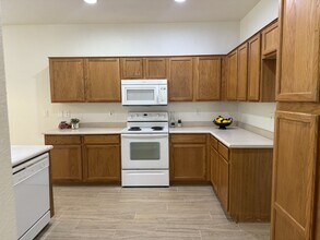 4160 S Splendor Ct in Gilbert, AZ - Building Photo - Building Photo