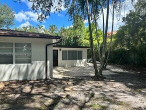 5084 SW 24th Ave in Fort Lauderdale, FL - Building Photo - Building Photo