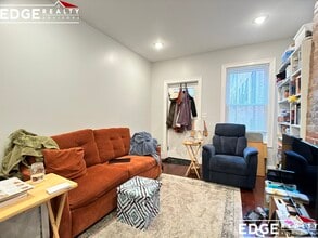 5 Millmont St, Unit 1 in Boston, MA - Foto de edificio - Building Photo