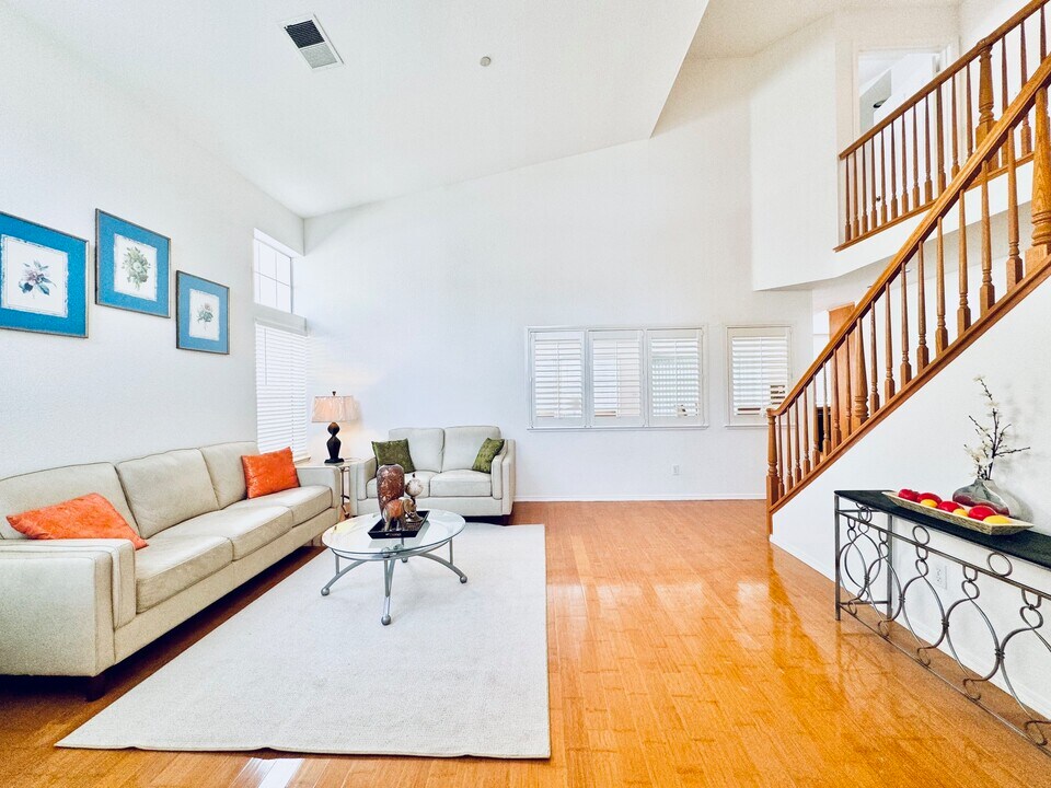 4536 Mackinaw St in Union City, CA - Building Photo