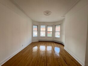 85 Oak St, Unit 1 in Jersey City, NJ - Building Photo - Building Photo