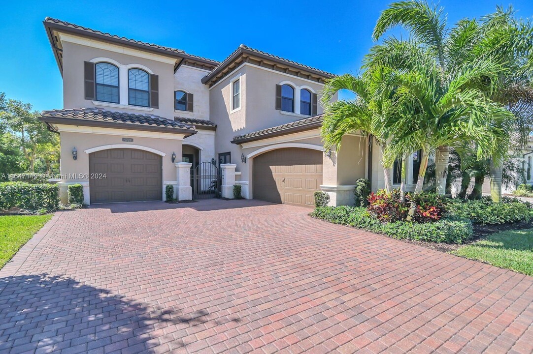 9728 Bozzano Dr in Delray Beach, FL - Building Photo