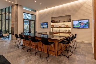 Heritage Plaza in San Antonio, TX - Building Photo - Interior Photo