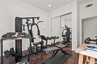 3450 Malaga Ct in Calabasas, CA - Building Photo - Building Photo