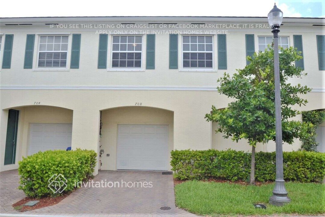 708 SW 1st Ln in Pompano Beach, FL - Building Photo