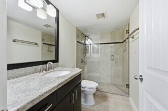 1733 Village Blvd, Unit 108A in West Palm Beach, FL - Building Photo - Building Photo
