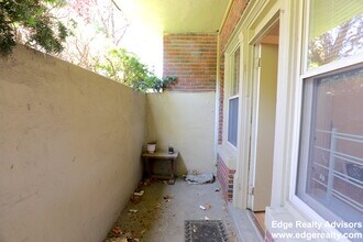 130 Brainerd Rd, Unit 2 in Boston, MA - Foto de edificio - Building Photo