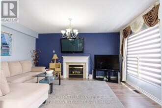 11 Nina Pl in Brampton, ON - Building Photo - Building Photo