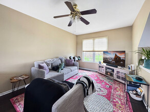 161 Station Park Cir in Grayslake, IL - Building Photo - Building Photo