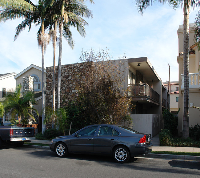 244 5th St in Seal Beach, CA - Building Photo - Building Photo