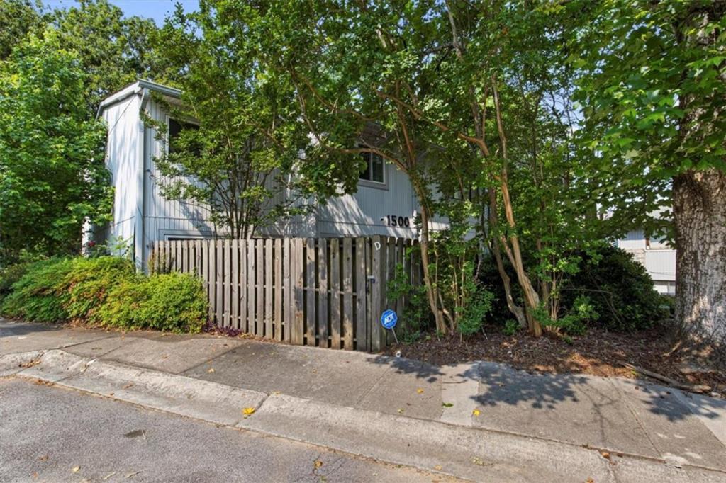 1500 Pine Log Rd NE in Conyers, GA - Building Photo