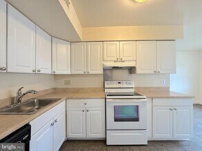 4643 Logsdon Dr in Annandale, VA - Building Photo - Building Photo