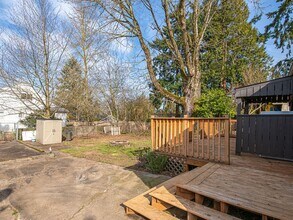 3033 N Halleck St in Portland, OR - Building Photo - Building Photo