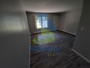 20411 Twelve Mile Rd-Unit -Apt. 1 in Roseville, MI - Building Photo - Building Photo