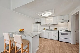 Clubside ~ Boutique Cottage Style Living in a Laid Back Coastal Community in Venice, FL - Building Photo - Building Photo