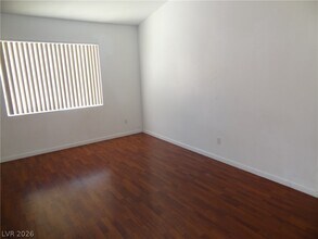 1199 Sunfire Ave in Henderson, NV - Building Photo - Building Photo