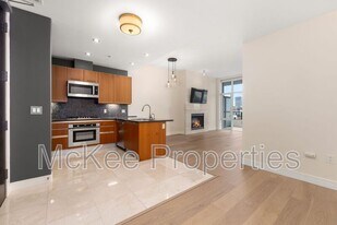 550 Front St in San Diego, CA - Building Photo