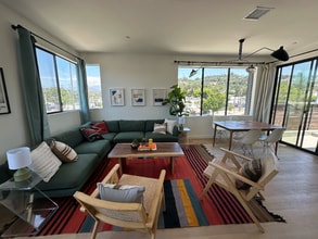 3290 N Canary Way in Los Angeles, CA - Building Photo - Building Photo