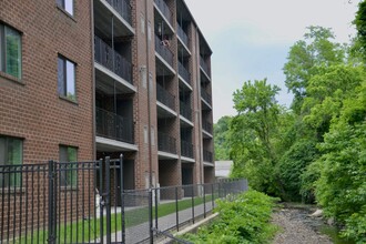 Parkwoode Towers in Ridley Park, PA - Building Photo - Building Photo