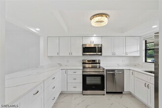 151 Cypress Way E in Naples, FL - Building Photo - Building Photo