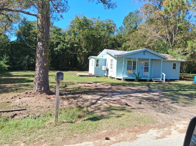 168 W P Lowery Rd in Eastman, GA - Building Photo - Building Photo