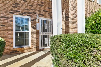 5202 Woodland Trce in Tuscaloosa, AL - Foto de edificio - Building Photo