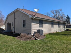 5729 Conrad Ave in Rockford, IL - Building Photo - Building Photo
