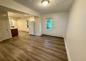 52-52 Myrtle St in Westbrook, ME - Building Photo