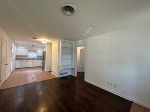 330 E Wilson Ave in Pilot Point, TX - Building Photo - Building Photo