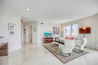 3630 Gardens Pkwy in Palm Beach Gardens, FL - Foto de edificio - Building Photo