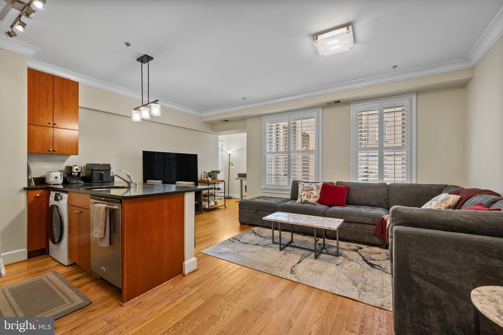 1121 24th St NW in Washington, DC - Building Photo
