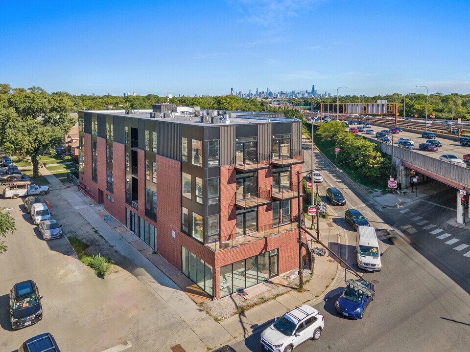 3953 W Dakin St in Chicago, IL - Building Photo