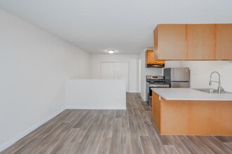 Alba Gardens in Kent, WA - Building Photo - Building Photo