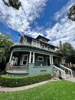 212 S Orange Ave, Unit D in Santa Ana, CA - Building Photo