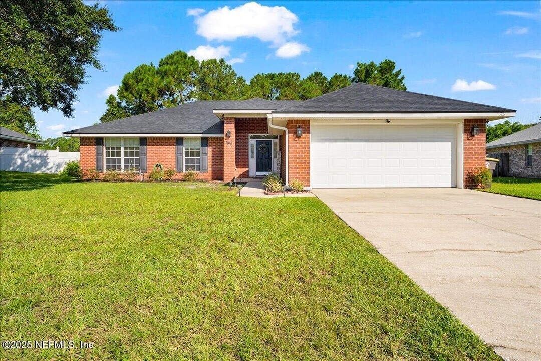 7816 Marsala Ct in Jacksonville, FL - Foto de edificio