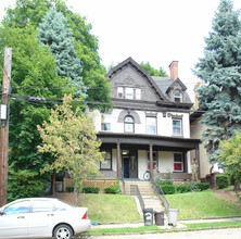 302 S Fairmount St in Pittsburgh, PA - Building Photo - Building Photo