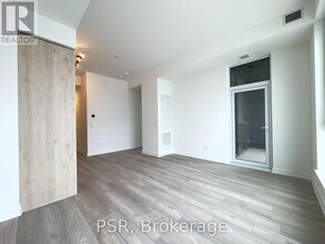 1007 The Queensway in Toronto, ON - Building Photo - Building Photo