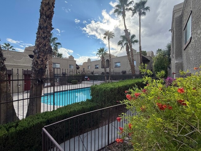 5121 W Pioneer Ave in Las Vegas, NV - Building Photo - Building Photo