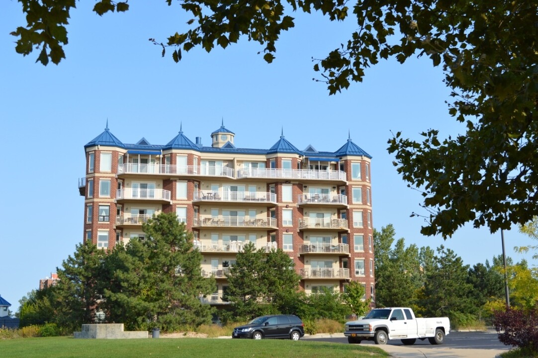 Lighthouse Point in St. Joseph, MI - Building Photo