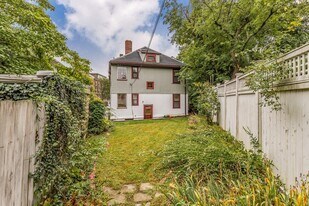 375 Mount Auburn St, Unit #2 in Cambridge, MA - Building Photo