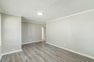 3040 Woodbine Ave in Knoxville, TN - Building Photo - Building Photo