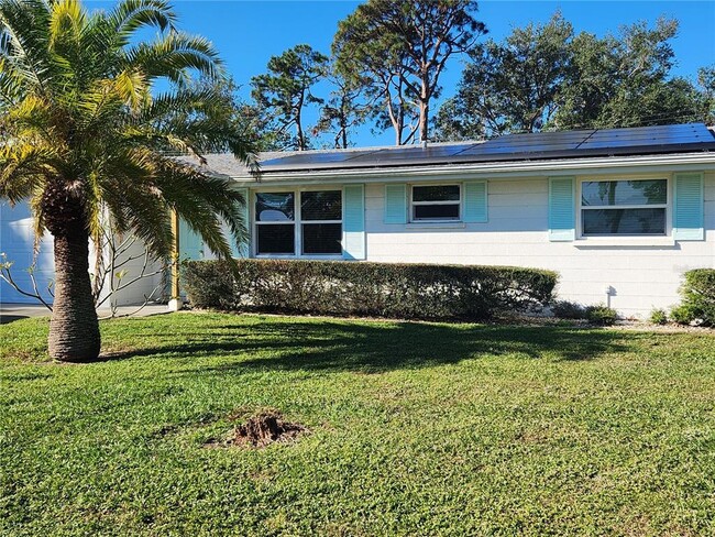 7352 Cass Cir in Sarasota, FL - Foto de edificio - Building Photo