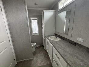 1232 Maplewood Dr in Lockport, NY - Building Photo - Building Photo